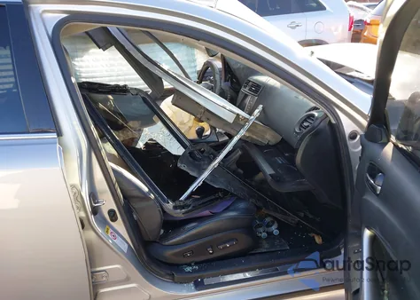 2010 Lexus Is 350 z USA, uszkodzony, nr VIN JTHBE5C27A5023606